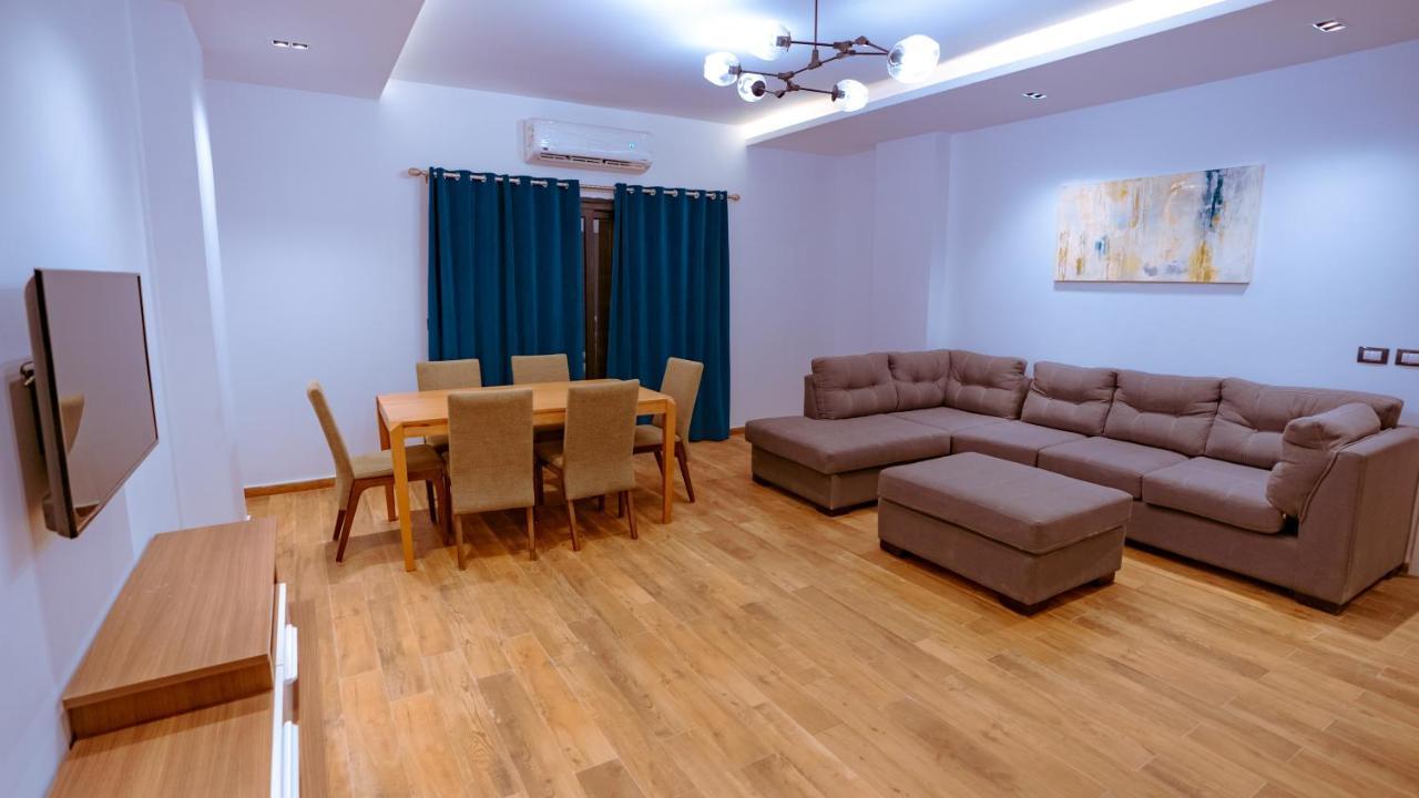 Travelholic Residence New Il Cairo Esterno foto